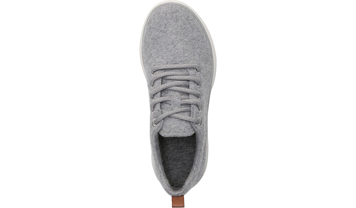 Freestep Laceup Sneaker in Light Grey